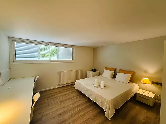 Habitaci&oacute; doble amb bany i neverea