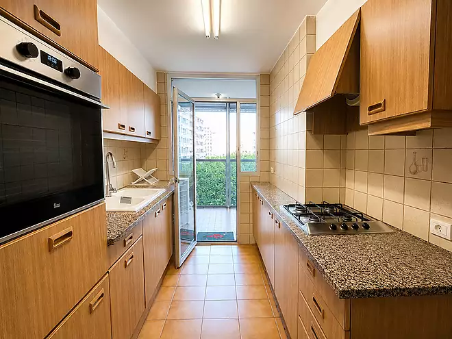 Habitació amb llit doble i terrassa a Migdia