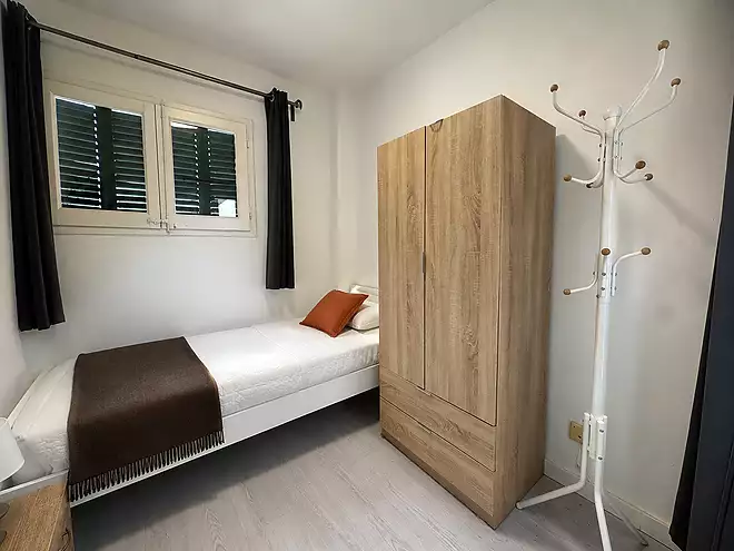 Habitaci&oacute; individual a Carrer Major