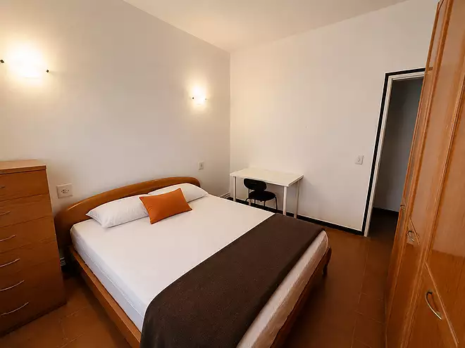 Habitació doble amb escriptori a Turó Rodó